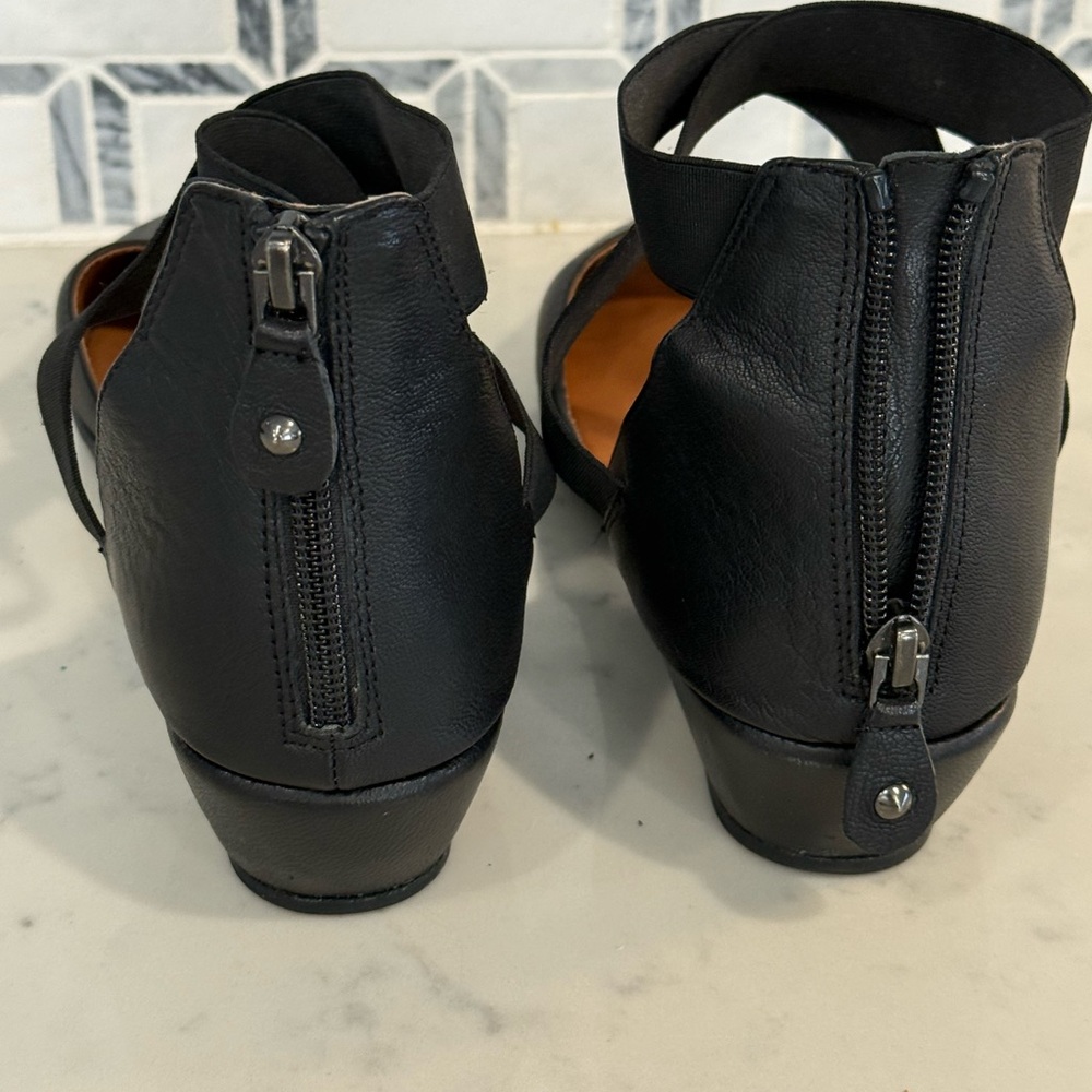 Gentle Souls by Kenneth Cole Noa Black Leather Ankle Strap Flats - Picture 4 of 7